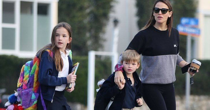 Despite the couple's breakup, the fans are still happy to see Ben and Jen showering their children with love and affection.