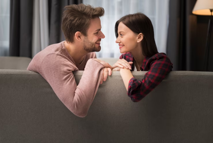 Image by freepik | Open and honest communication is crucial for addressing emotional affairs in relationships.